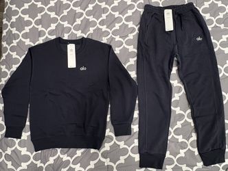 Women’s Navy Blue Alo Yoga Set