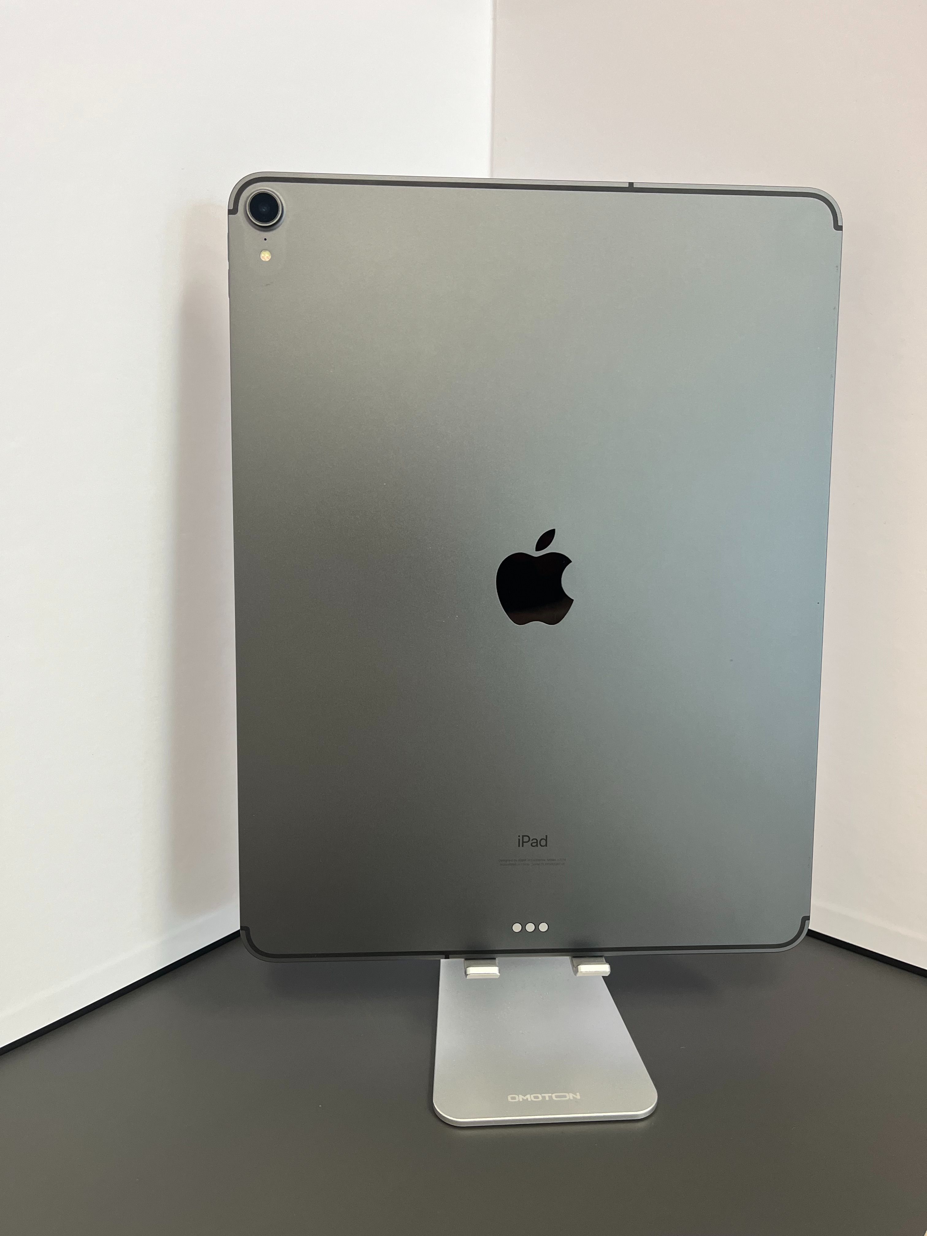 iPad pro 12.9" 3rd Gen - Cellular + WiFi - 64GB