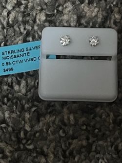 5mm Moissanite stud earrings