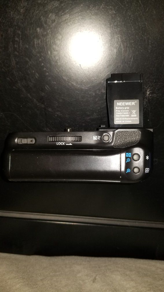 dslr camera battery grip canon t6i