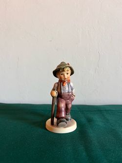 Goebel Hummel "Grandmas Boy" #210 Hum 562