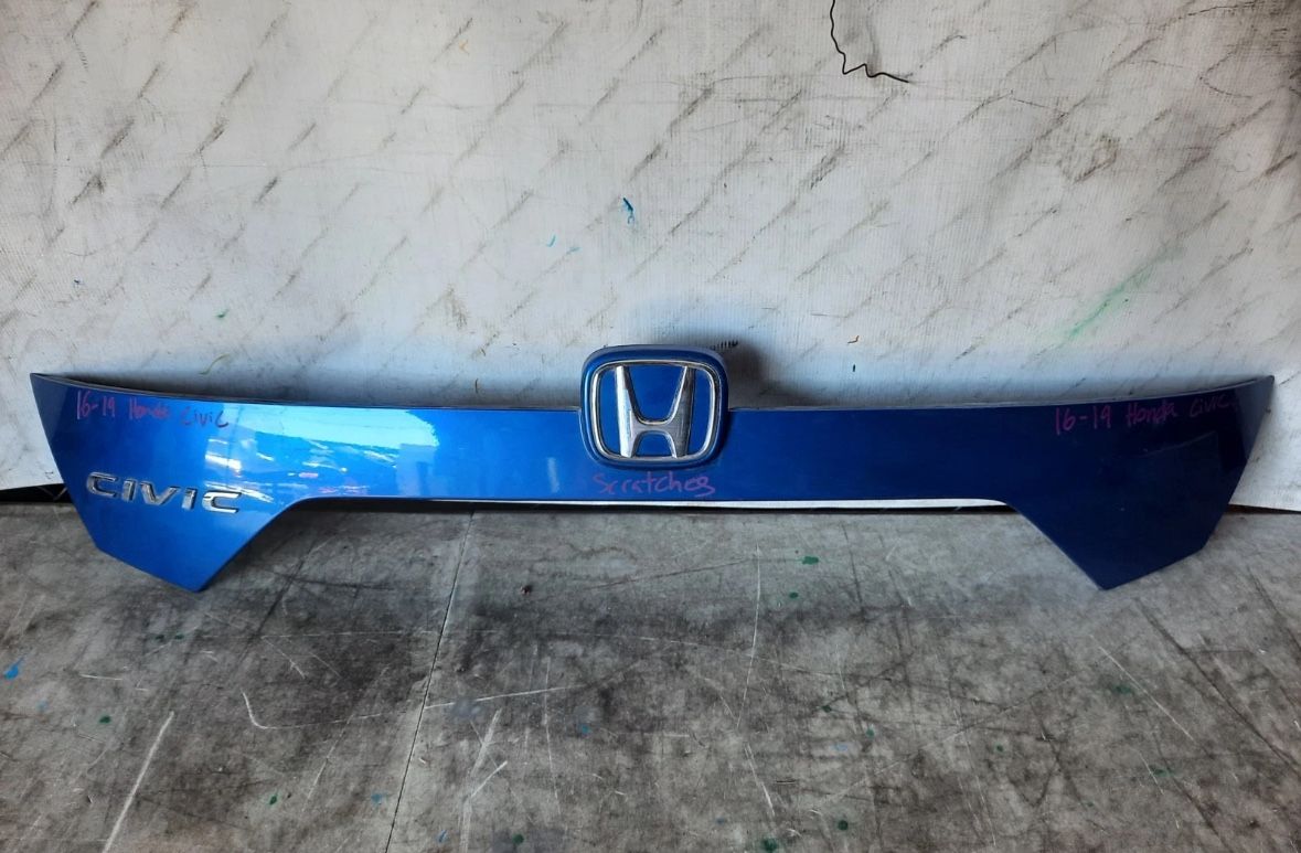 2019-2020 HONDA CIVIC REAR DECK TRUNK LID COVER PANEL TRIM MOLDING OEM #4334