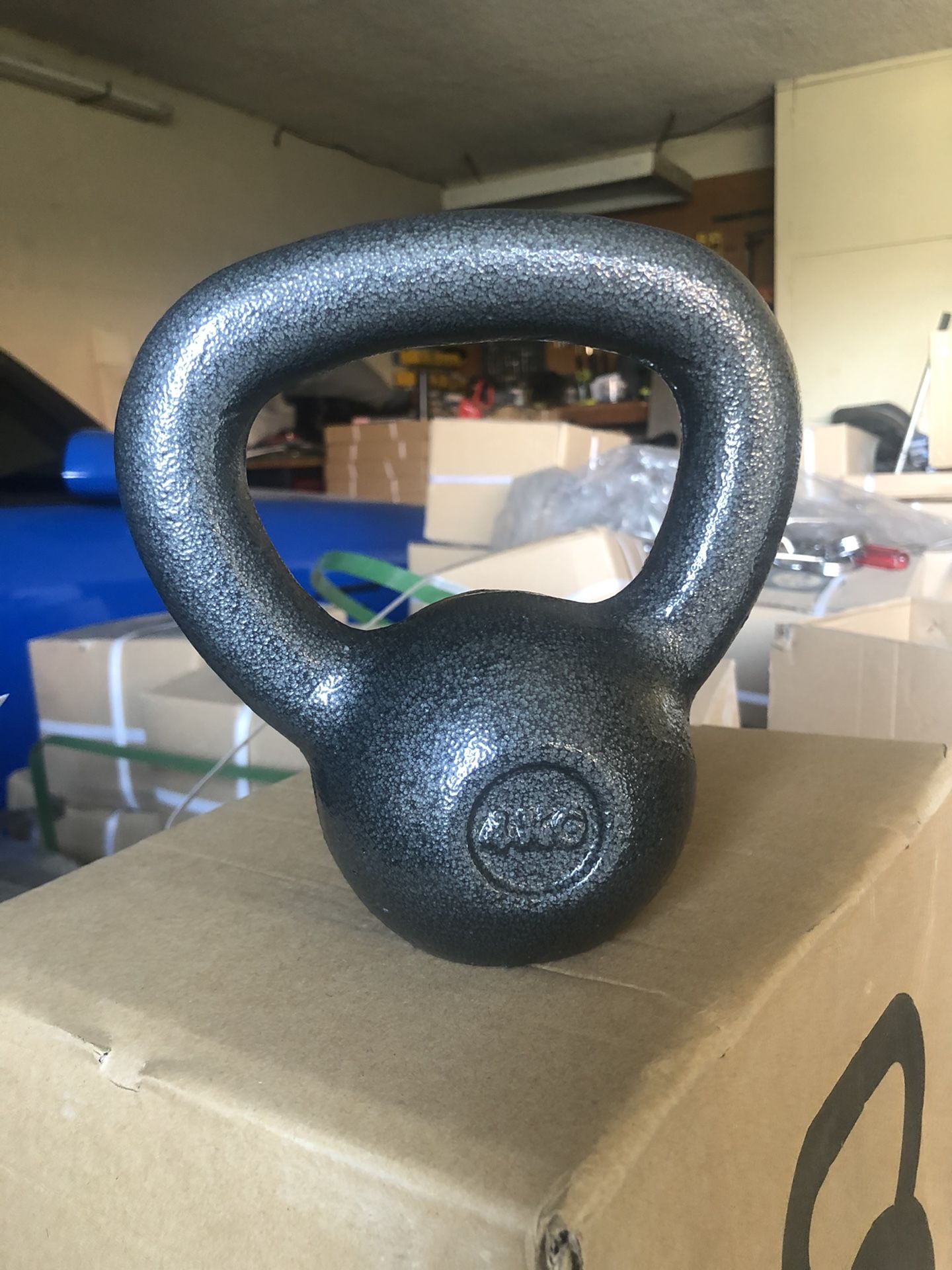 4kg 9lb Kettlebell Cast Iron Steel Weight Kettle Bells Home Gym Crossfit