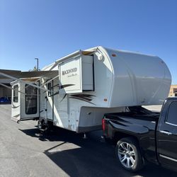 Fifth wheel travel, trailer three slide outs