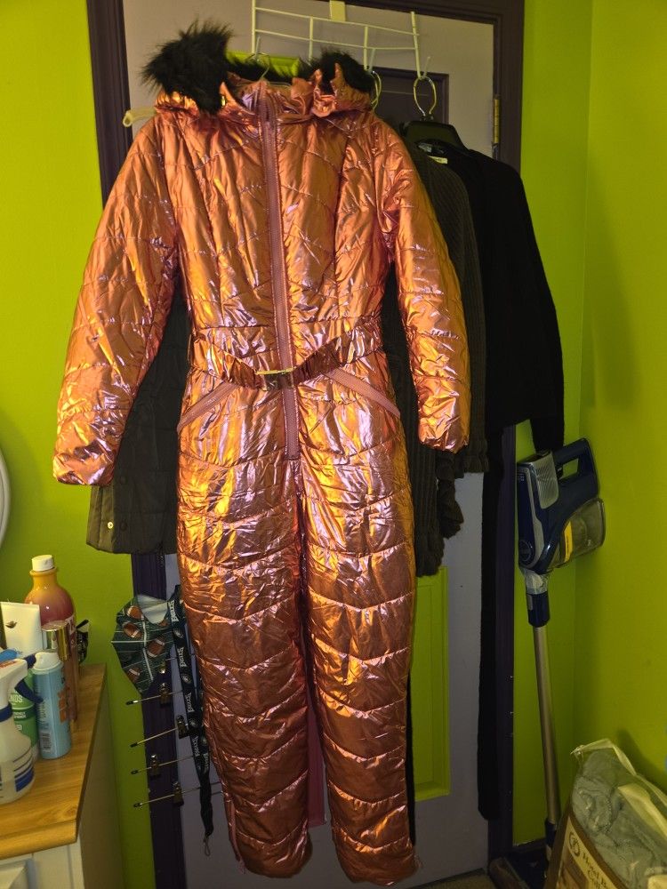 Brand New Snow Suit. Water Proof. New Without Tags. Size Medium. The Bottom Zippers Up On The Side Of Each Leg For Easy Boot Access