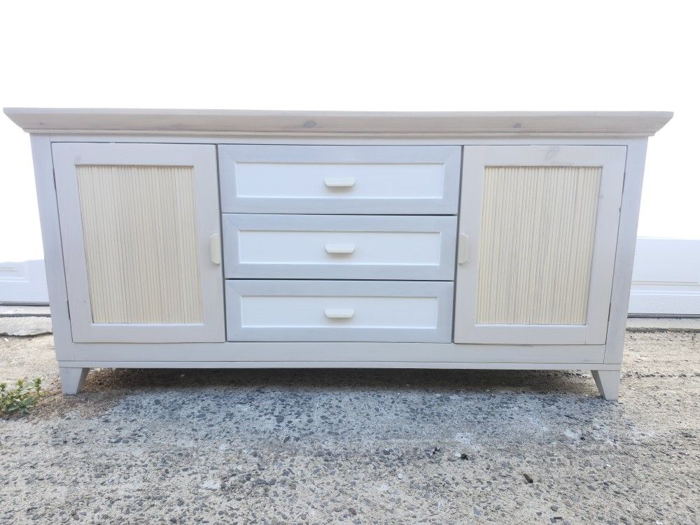 Cradenza/Buffet/Console Table
