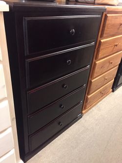 Pinewood dresser large 5 drawers