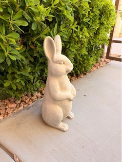 15” Tall Outdoor Indoor Standing Rabbit Statue West Las Vegas See My Listings Summerlin