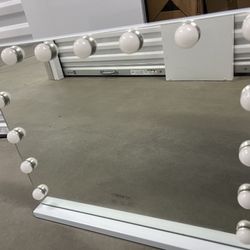 Vanity makeup mirror