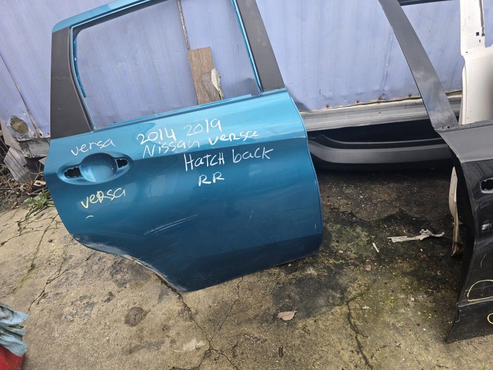 2014-2019 Nissan Versa Note Hatchback Rear Right Door Shell