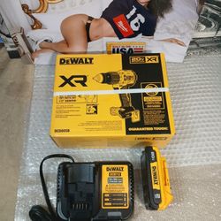 NEW DEWALT 20V XR 1/2 HAMMER DRILL DRIVER TOOL KIT 
