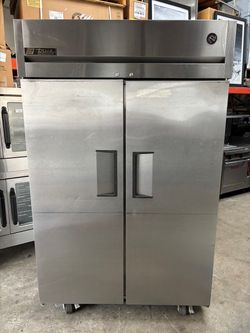 2 Door Reach In Refrigerator True TG2R-2S Spec Line Upright Cooler NSF On Wheels Full Depth #5368