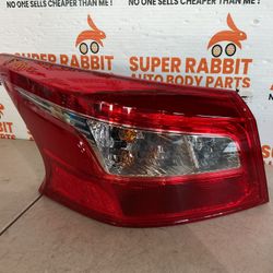 2016 Nissan Sentra Driver Halogen Tail Light Brand New Aftermarket 2019
