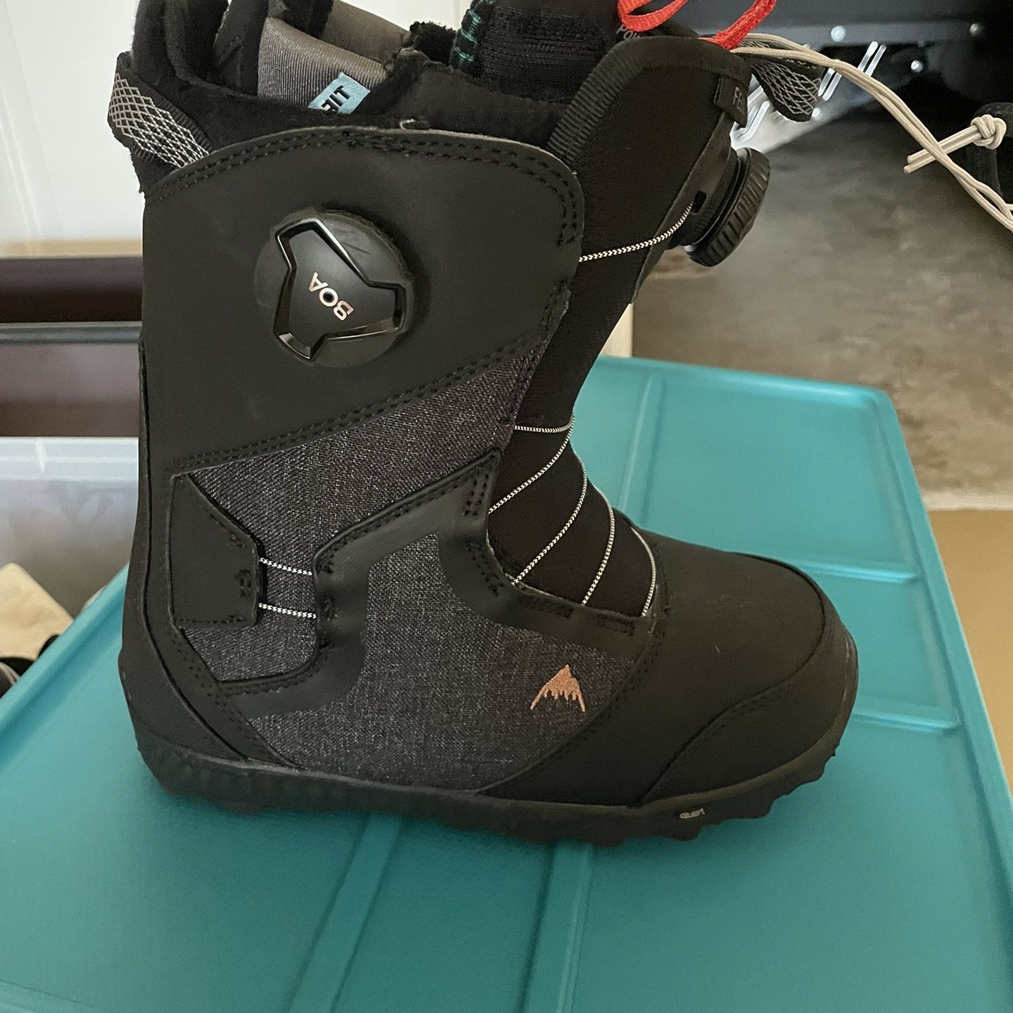 burton felix boa snowboard boots women's 2019 BOA® Winter 2027 Snowboard Boot with BOA Fit System Burton Women's Felix Step On