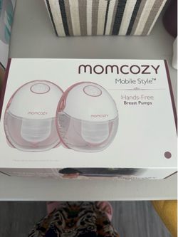 Breast pump mobile style w/ free baby bottles