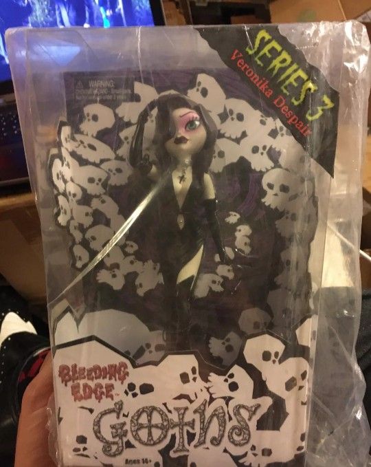 Bleeding Edge Goth Doll Series 3 Veronica Despair New Sealed