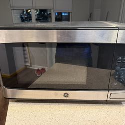 Microwave Oven 