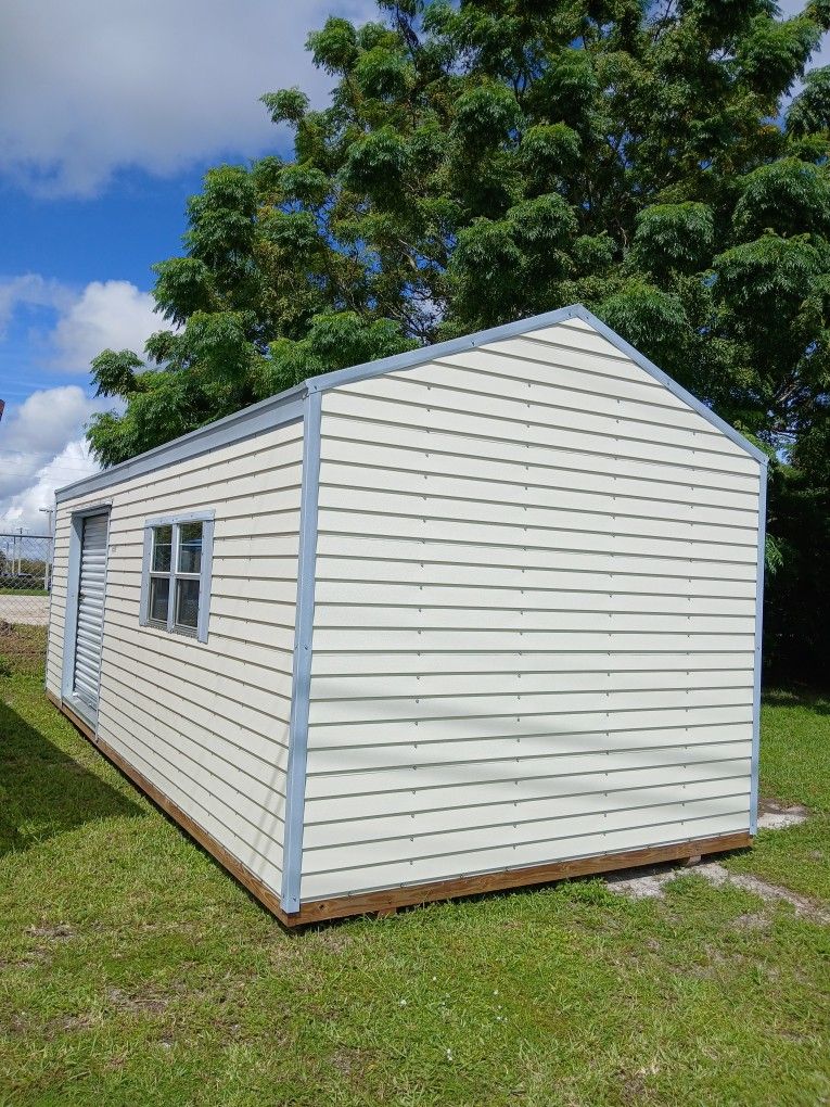 10x24 Smithbilt Shed
