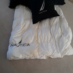 Comforter And Pillows By Nautica