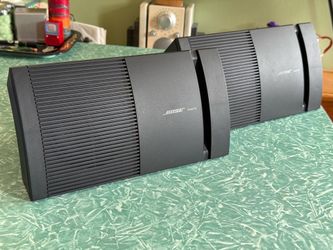 Bose Model 100 Desktop/Wall Mount Speakers