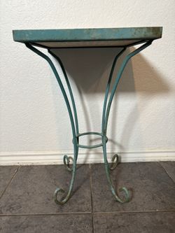 Metal Frame Plant Stand