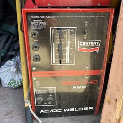 Century AC/DC Welder 230/140 Amp
