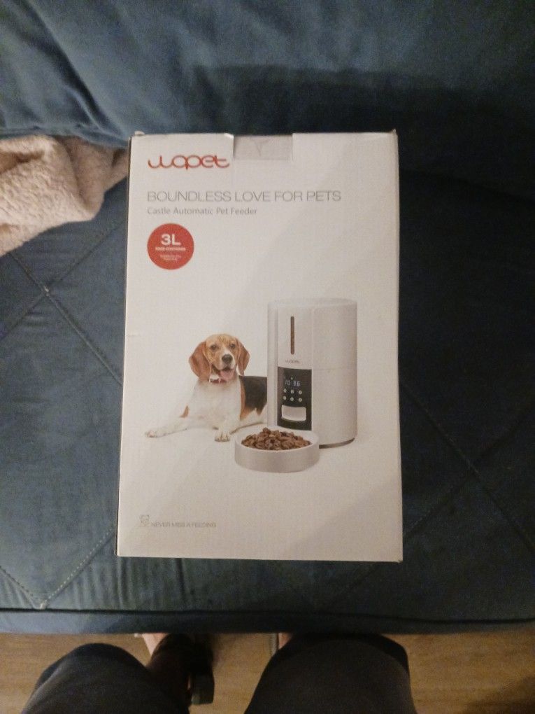 Pet Feeder Automatic $25