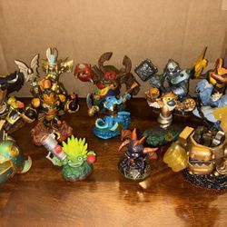 Skylanders Lot – 35+ Figures – Giants, Swap Force, Trap Team, SuperChargers