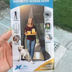 Magnetic Screen Door To Keep Bugs Out 