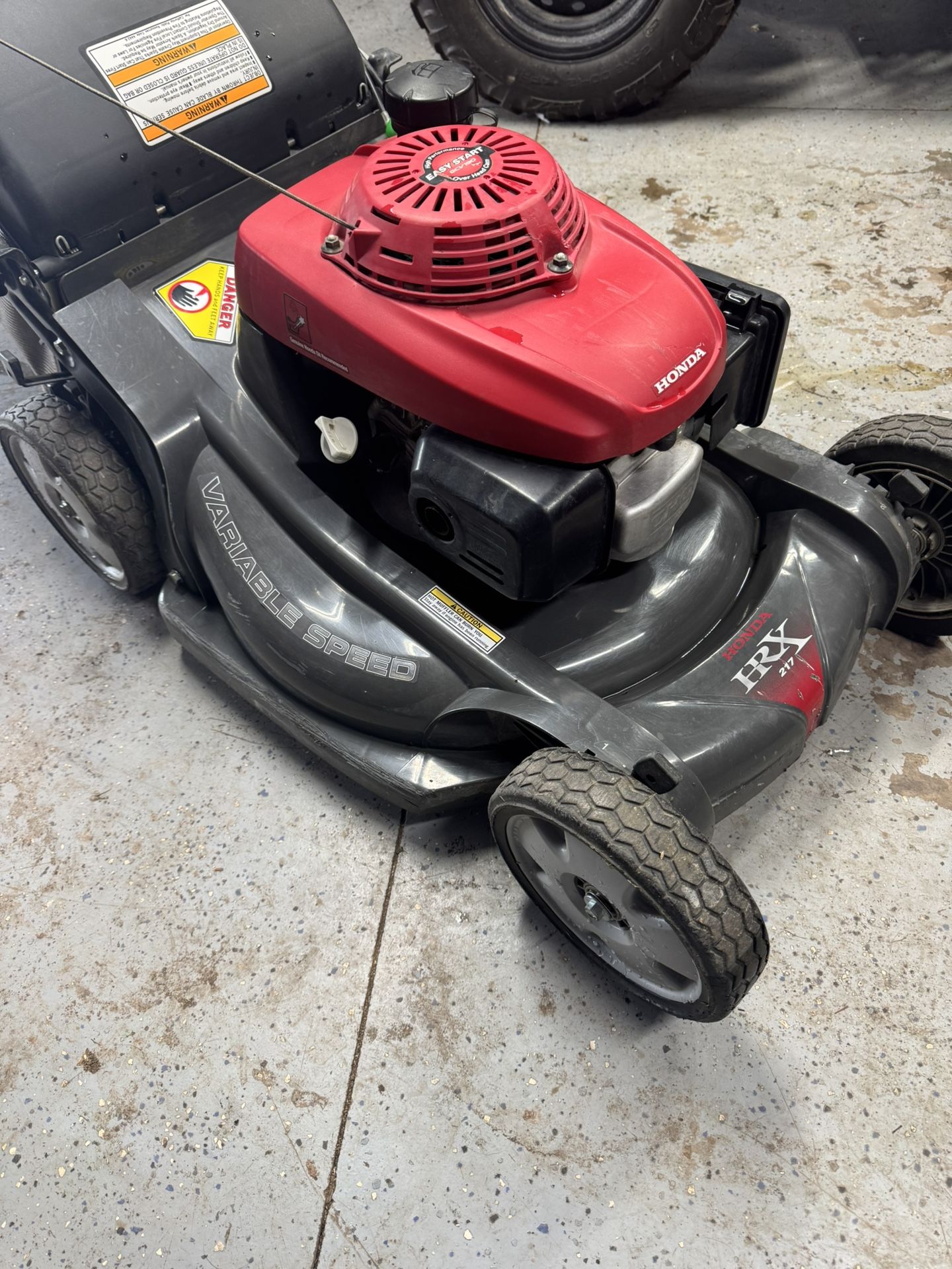 Honda HRX217 Smart Drive Self Propelled Mower With Nexite Mowing Deck.Good Used . Must Pickup