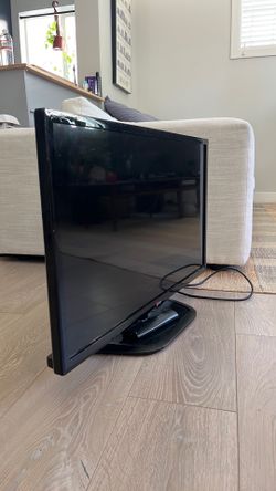 LG 32” TV w Remote