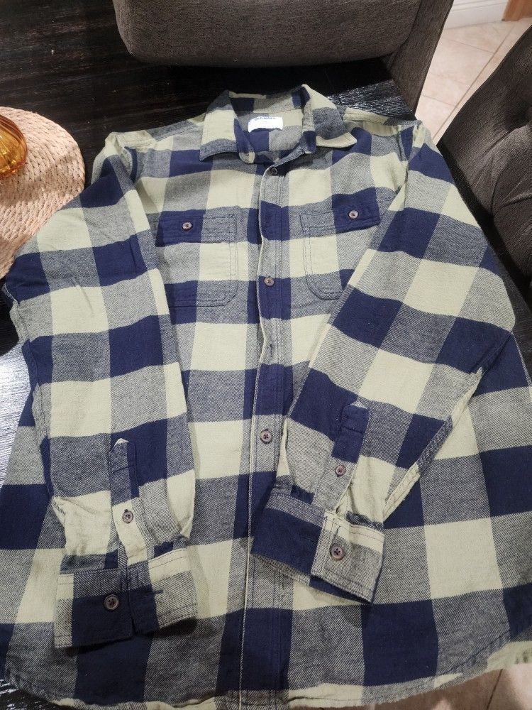 Men Flannel Shirts Size LARGE ‼️PICKUP LINDSAY ‼️