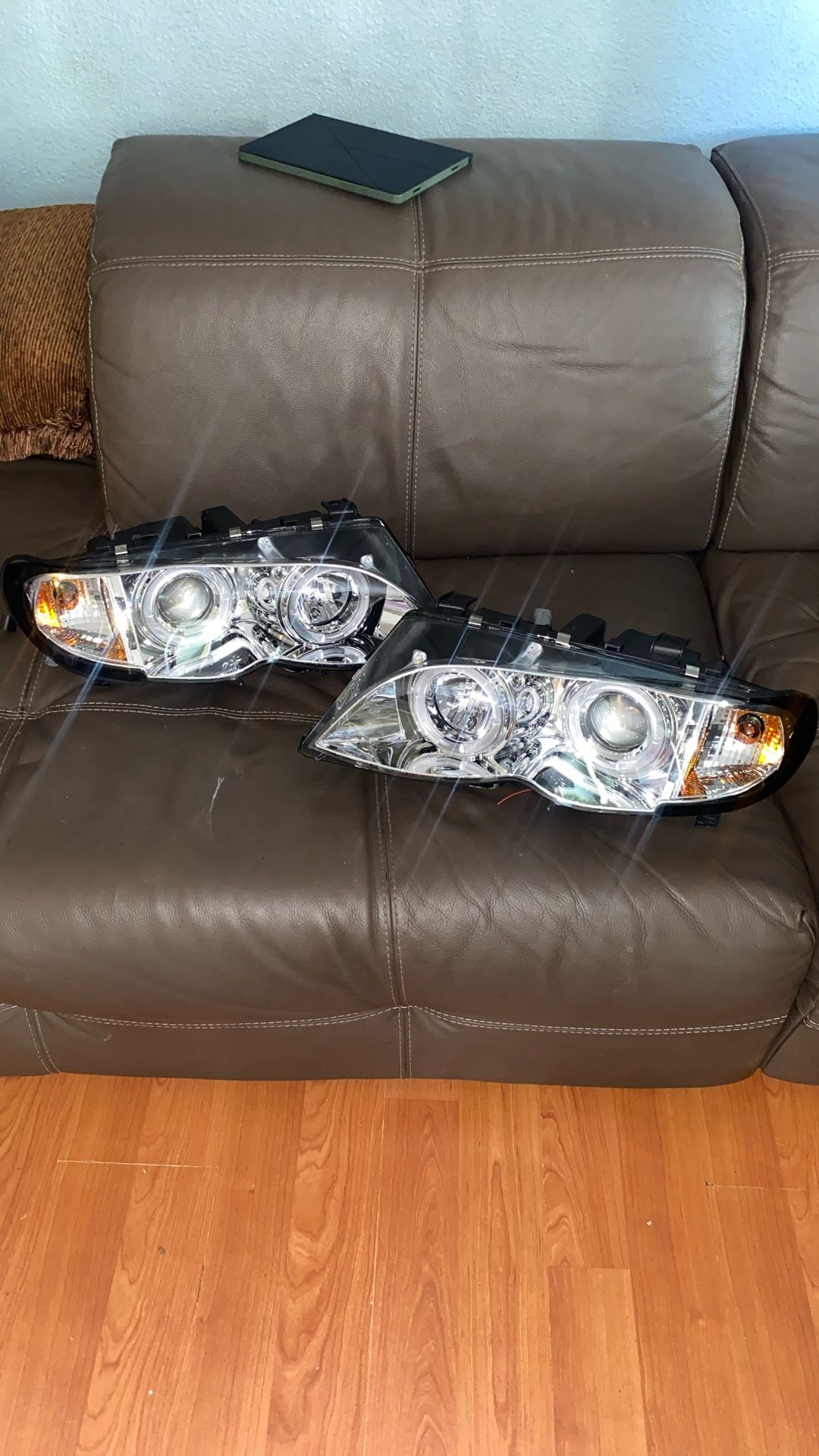 Headlight Assembly 03 BMW 325i