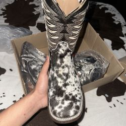 Boots We Have Many Sizes 