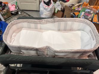 Baby delight portable baby bed