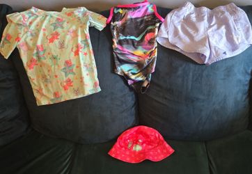 Girls’ Swim/Summer Bundle – $15 OBO ☀️🏊🏽♀️