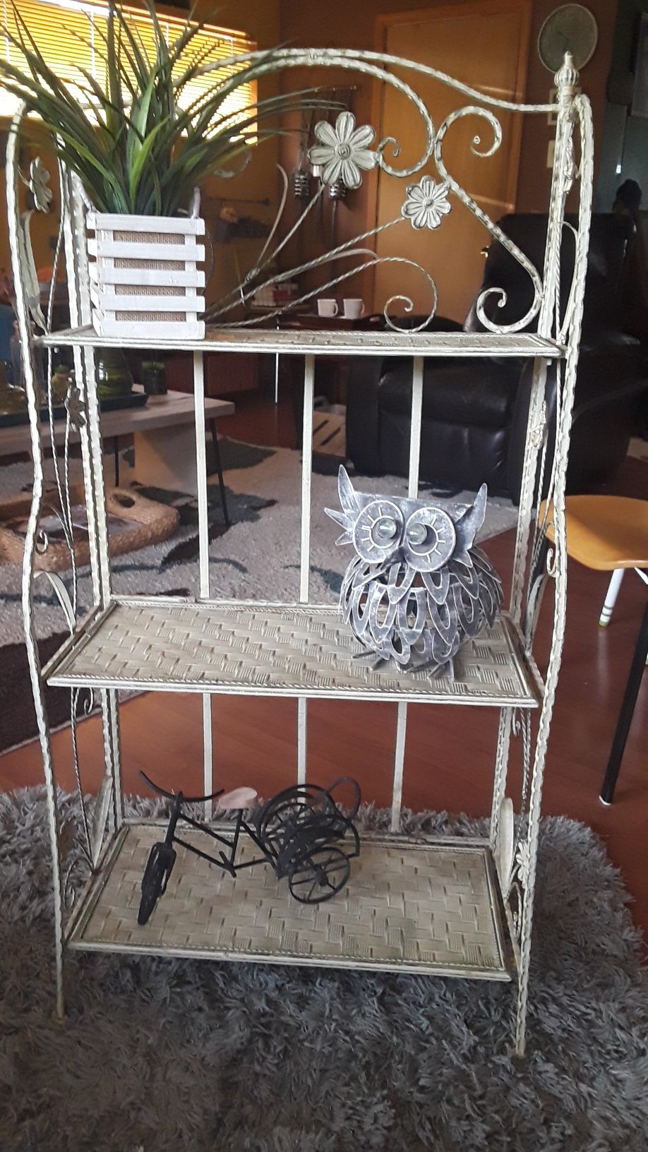 Vintage iron short bakers rack. For decor..coffee bar..plants? 7th ave and Peoria. It is very sturdy. Left top bar doesn't have decorative piece.