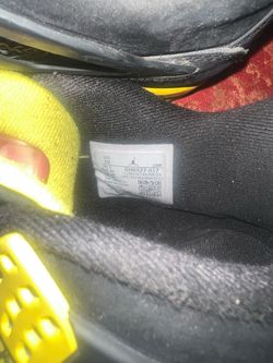 Jordan’s retro 4 black and yellow size 10 men(original) asking price 100 firm