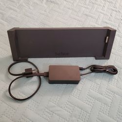 Microsoft 1664 Surface Pro 3  Docking Station with Power Adapter 3Q9-00001 

    Ig