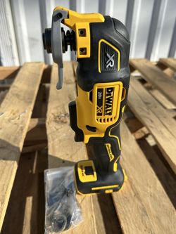 DEWALT -TOOL ONLY  20V MAX XR Cordless Brushless 3-Speed Oscillating Multi Tool NEW $145