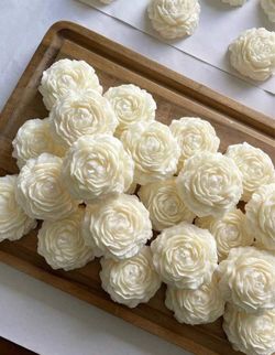 Roses candles