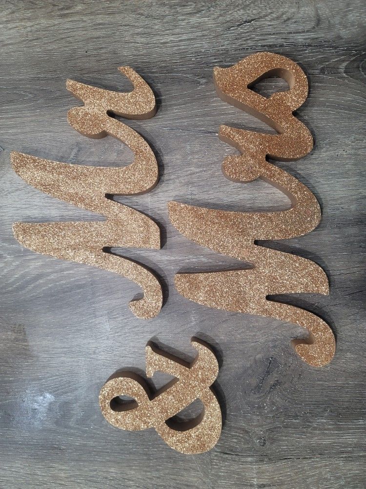 Rose Gold Wood Mr & Mrs Sign