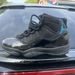 Size 9.5 Jordan 11s Blue 