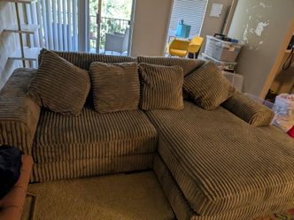 2 piece Lyndin sectional