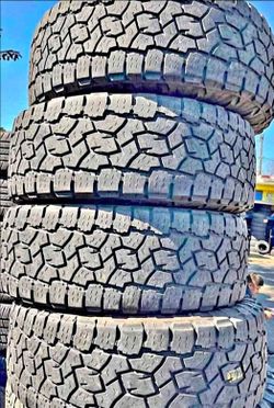 285 65 18 Toyo tires Con Excelente calidad Las 4