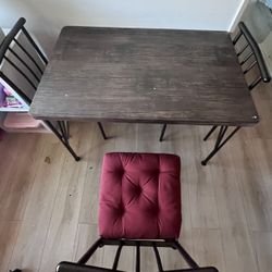 Kitchen Table W/4 Chairs