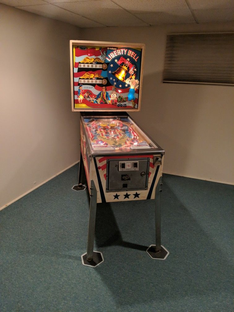 Williams Pinball Machine