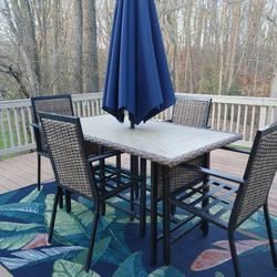 Outdoor table And Chairs