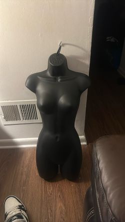 Woman Mannequins For Store Fronts