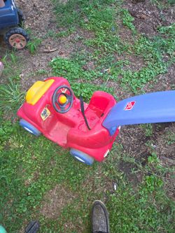 Kids push car